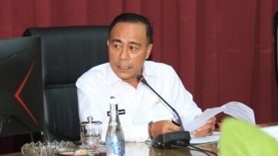 "Wagub Kalbar, Krisantus Kurniawan, mengungkap adanya aset Pemprov yang berada di Pulau Jawa dan meminta BPK melakukan audit total untuk mengamankannya."